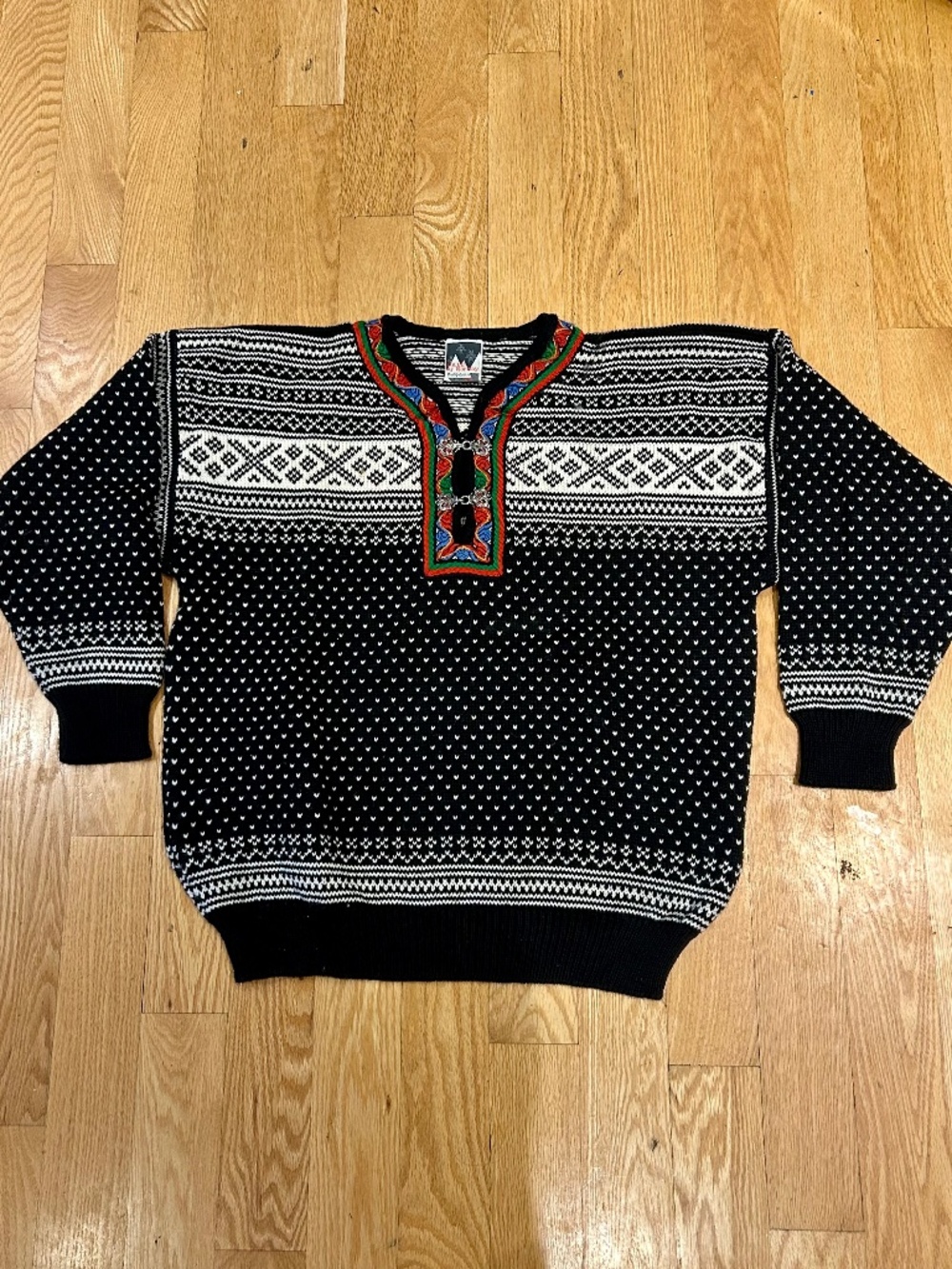 Vintage Dale of Norway 🇳🇴 Sweater with Colourful Trim & Nordic Birdseye Clasp - Picture 5 of 5